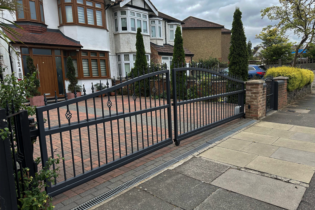 gates4